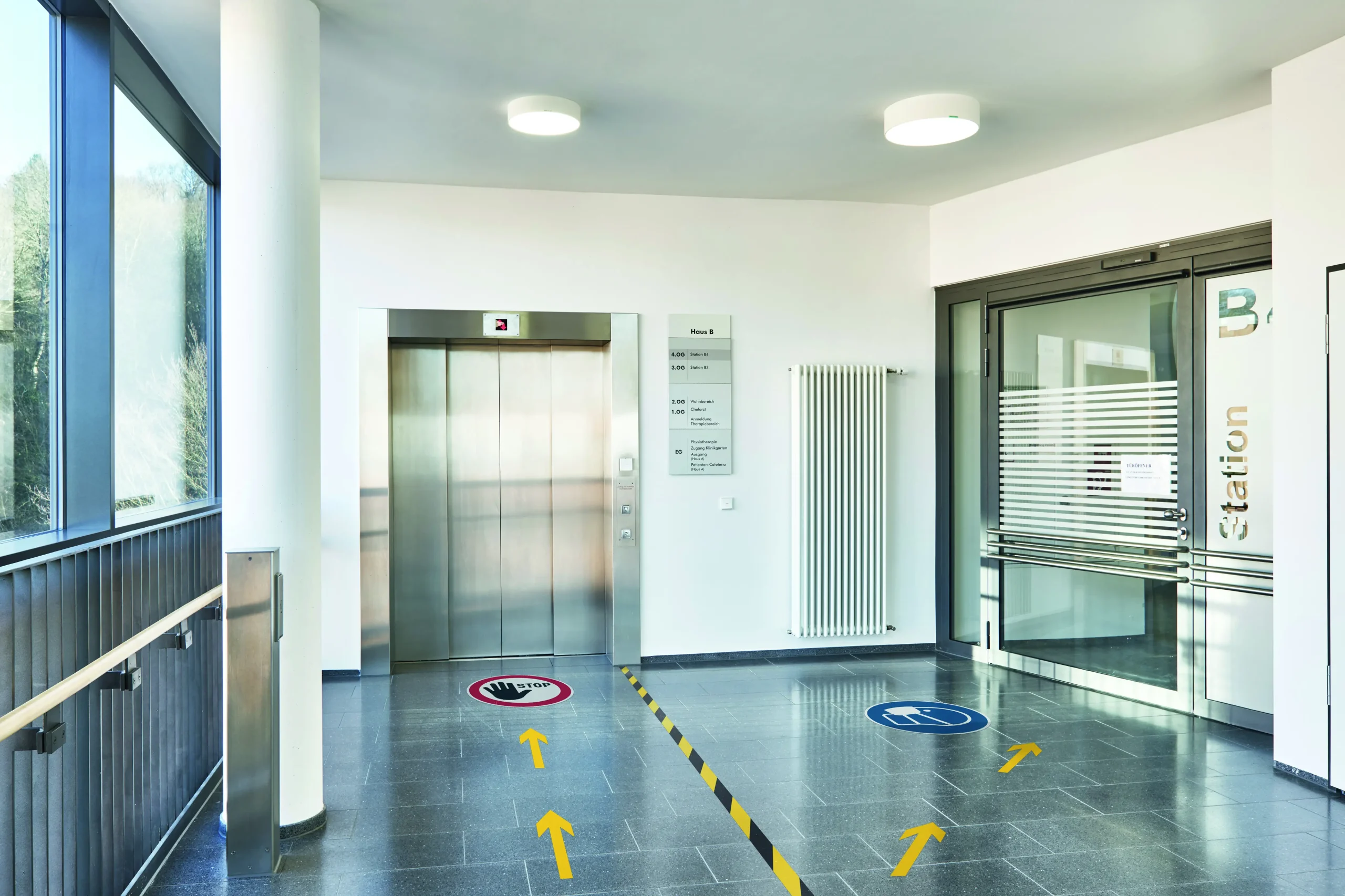 Floor marking shape: 'Arrow' removable - Image 2